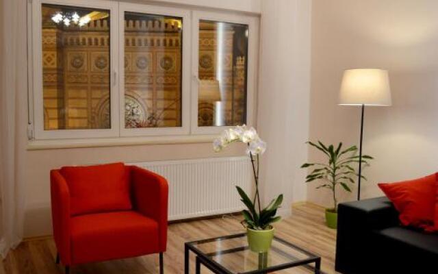 Synagogue Dream Home in the Center
