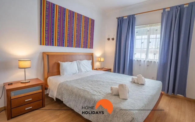 #056 Heart of Historic Albufeira with garage