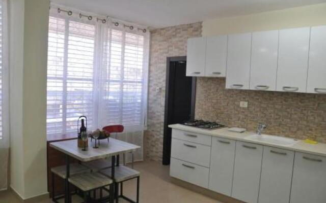 Isramax Jerusalem Apartment in Bat-Yam