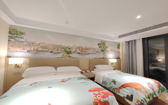 Vienna Hotel (Beihai Weizhou Island Lanqiao seaview shop)