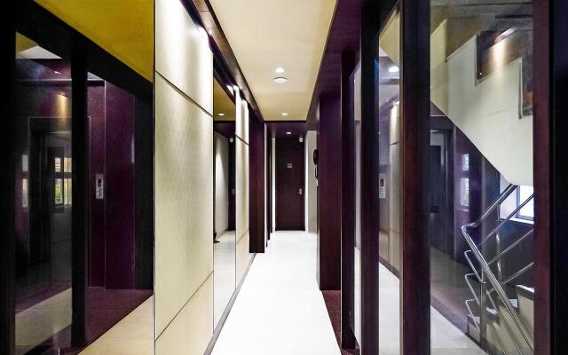 Fabhotel Eros 211