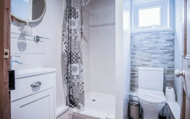Hill House - 4 Bedroom - Llanrhidian