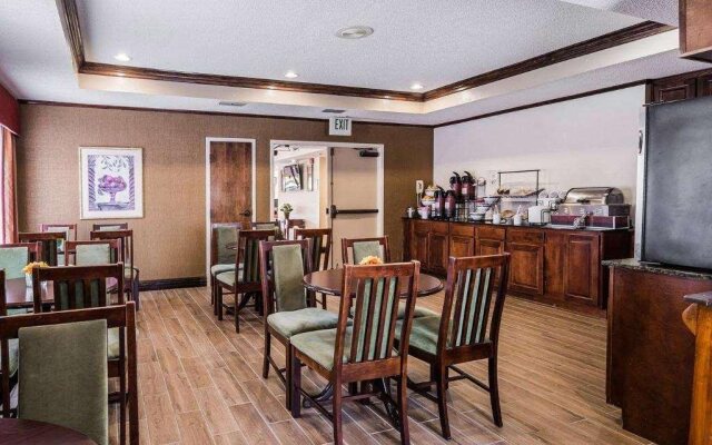 Hometown Inn