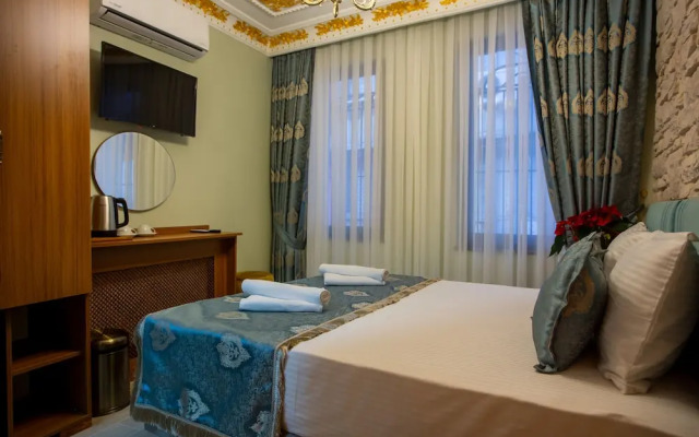Sayina Hotel
