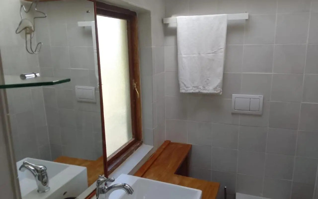 * Couples and family secluded getaway + pool*