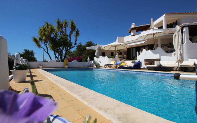 Apartment With Pool in Albufeira