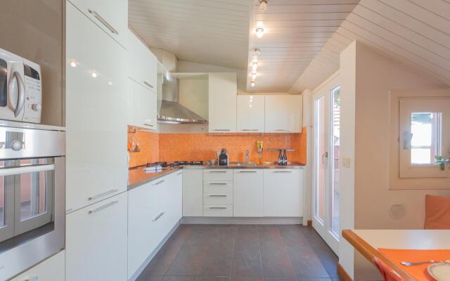 La Mansarda in Como With 3 Bedrooms and 2 Bathrooms