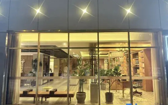 James Joyce Coffetel Hotel (Shijiazhuang Xingtang Longzhou Park)