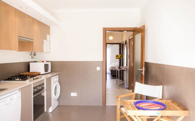 B04 - Luxury 2 Bed with Top Terrace Pool