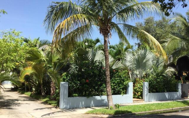 Tropical Garden Bungalow