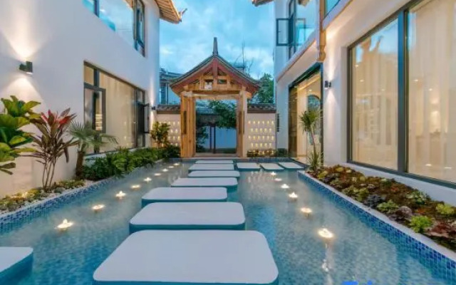 Muyu Light Luxury Homestay (Lijiang Ancient City Store)