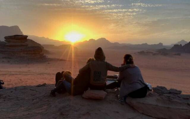 Beduin star trail camp