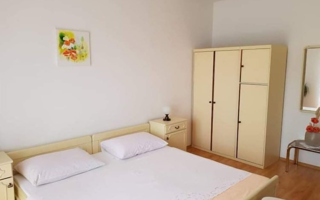 Apartments Dora
