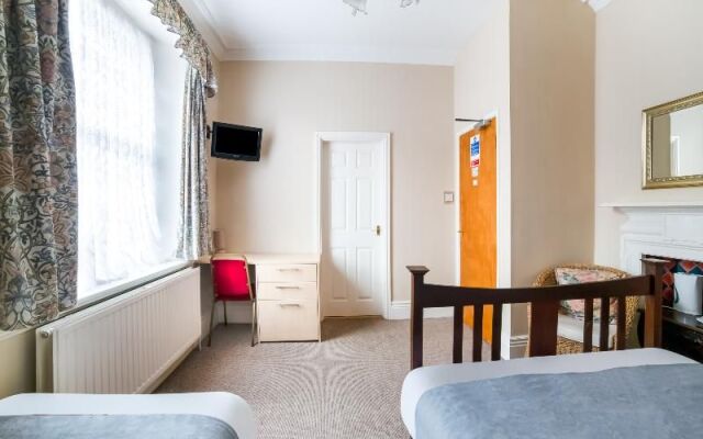 The Briary Hotel - Guest House
