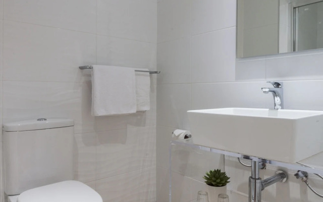 Rooms by Alexandra Hotel
