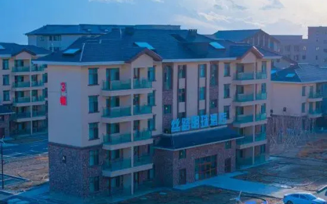 Bole Silk Road Pearl Hotel (Sailimu Lake Scenic Area)