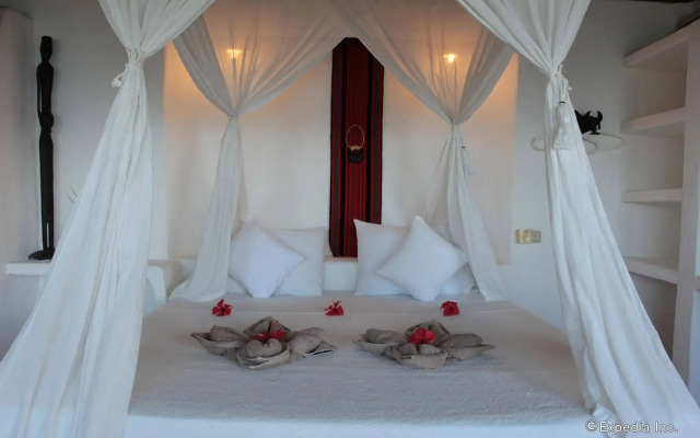 Al Faro Cosmio Hotel