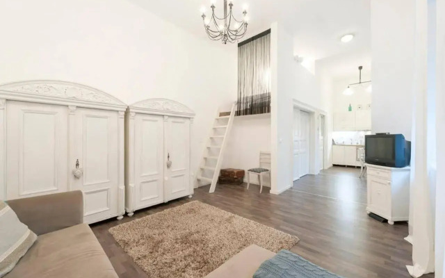 Central Hipster Flat