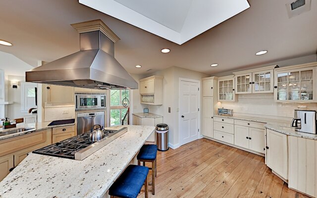 3848cott 6 Bedroom Home