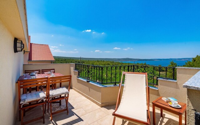 A1 Beautiful apt W.magnificent View and Pool use
