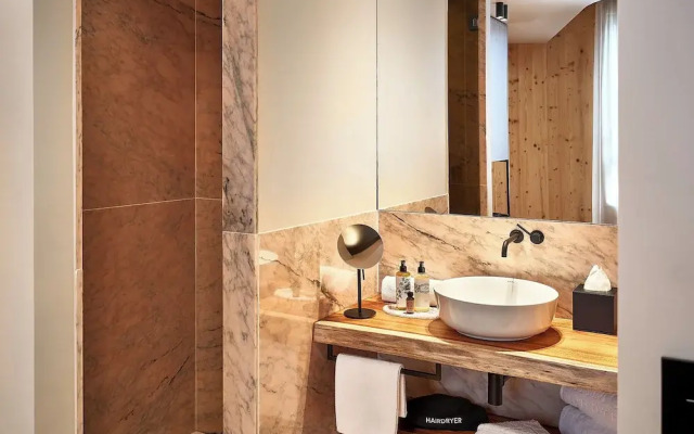 The Log Porto Hotel by Piamonte Hotels