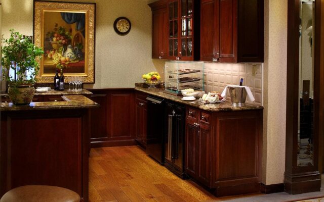 Delamar Greenwich Harbor
