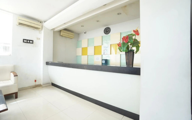 Townhouse Oak Hotel Niaga Surabaya