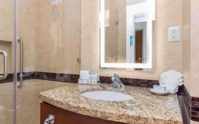 Hampton Inn & Suites by Hilton Los Cabos