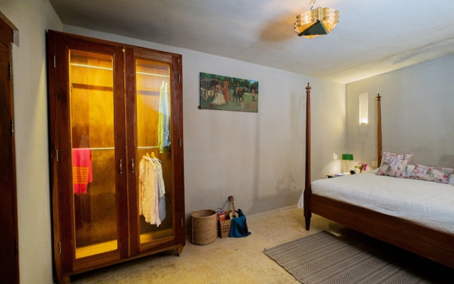 Luxury 5BR House W Jacuzzi & Pool