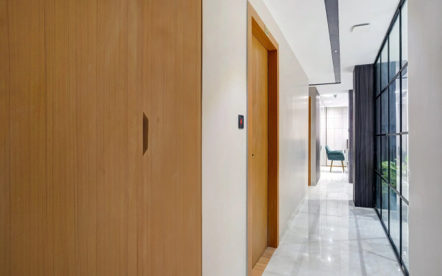 Super Townhouse Oak Sarusajai Stadium