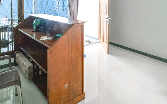 RedDoorz near Pasar Atom Mall