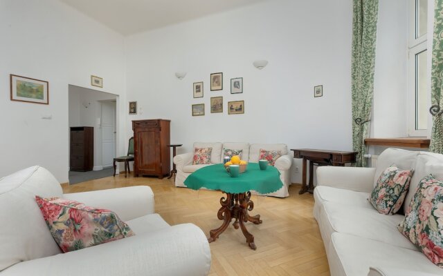 Classic Warsaw by Renters Prestige