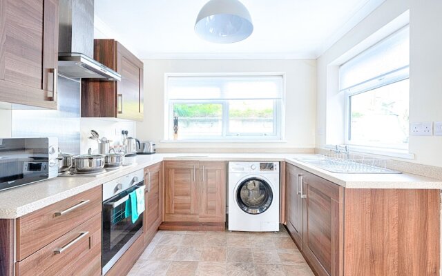 Swansea Essex Spacious