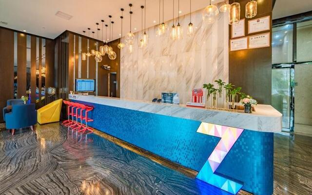 Zmax Hotel·Qingyuan Wanbang Center