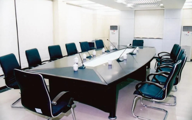 Boutique Holiday Hotel (Beihai Beibuwan Square)