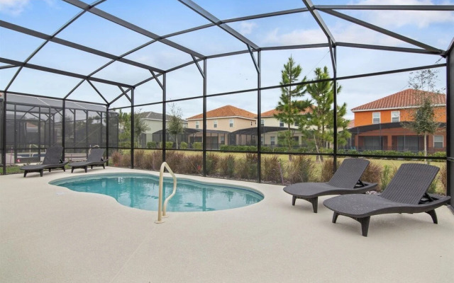 5BR Pool Home w Gameroom