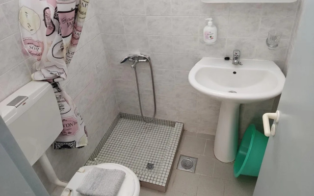 Zinovia Apartments & Studio