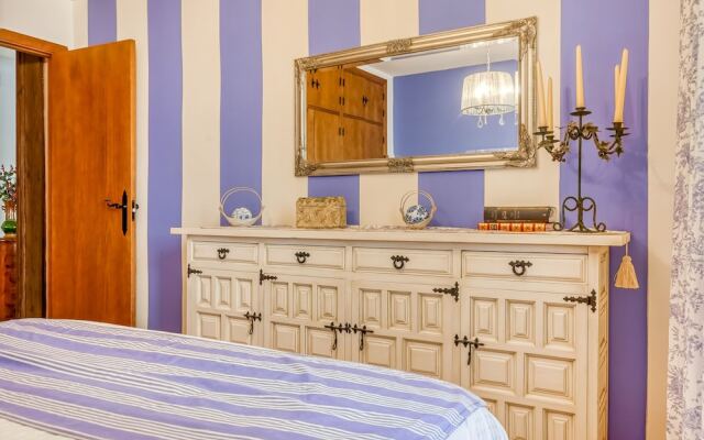 Beautiful Holiday Home in Benamahoma With Fireplace