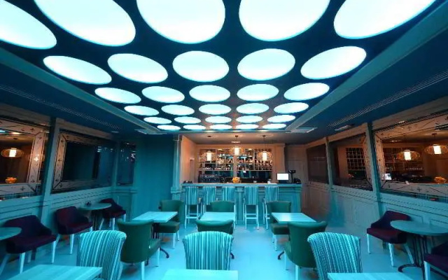 Hotel Hedonic