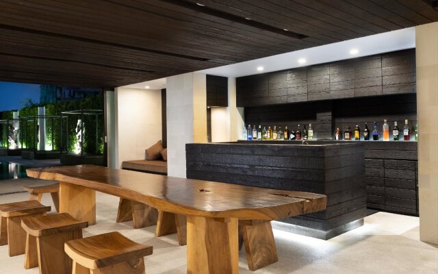 eqUILIBRIA SEMINYAK