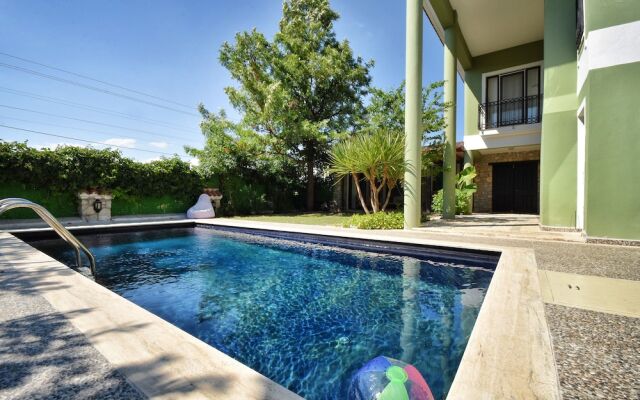 OVA7900 Villa Nail 2 Bedrooms