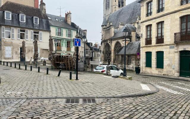 Petit F2 fonctionnel plein centre et proche gare