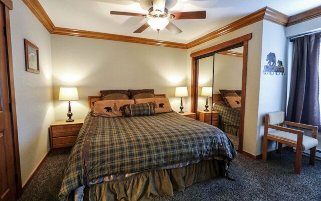Horizons 4 168 Updated Upstairs Unit With Private Washer Dryer, Walk to Town, On Shuttle Route to Lodges by Redawning