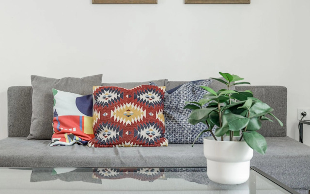 Travel and Live Apartments