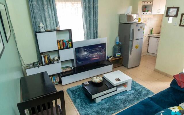 Maison, 15 min walk to acacia with Free Wi-Fi