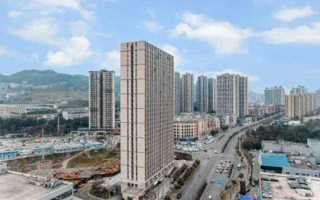 Platinum Hotel (Eight kilometer Light Rail Station Branch)