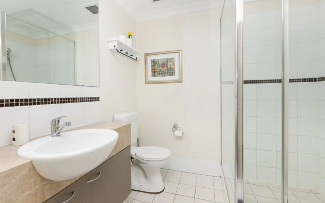 Executive Spacious Inner City Apartment