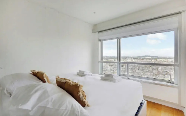 Exceptional View of Paris With A/C - 2bd/4p