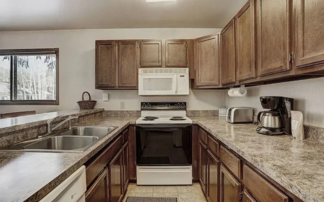 1125 Flying Dutchman 1 Bedroom Condo by RedAwning