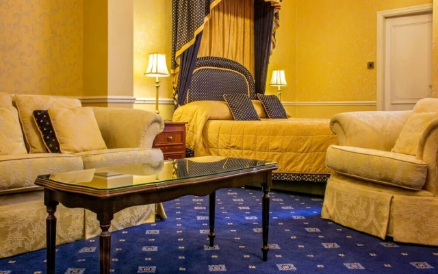 The Revelstoke Hotel